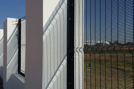 Portfolio-2-Wire-Mesh-Security-Fence